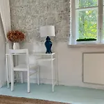 Dom W Murach Villa