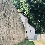 Dom W Murach Villa